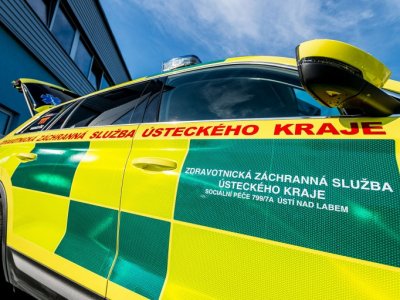 Rumburská základna záchranářů převzala nová vozidla financovaná Nadací ČEZ