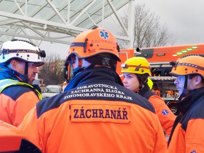 Jihomoravští záchranáři cvičili v novém tramvajovém tunelu