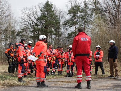 Výcvik leteckých záchranářů na základně Kryštof 13