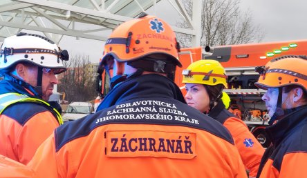 Jihomoravští záchranáři cvičili v novém tramvajovém tunelu