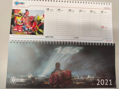 Charitativní stolní kalendáře a diáře od ZZS JmK jsou na světě