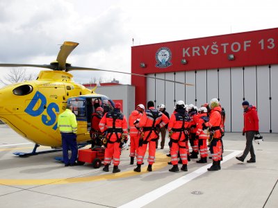 Výcvik leteckých záchranářů na základně Kryštof 13