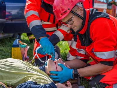 DALŠÍ METODICKÉ CVIČENÍ PARDUBICKÉ KRAJSKÉ ZZS SE USKUTEČNILO NA LETIŠTI V CHRUDIMI