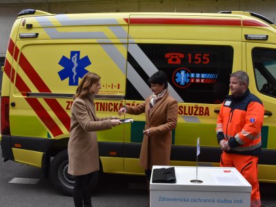 Jihomravská záchranka dostala už třetí sanitku pořízenou z dotace statutárního města Brna