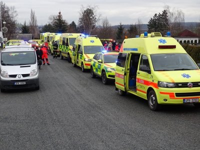 Kolona sanitek doprovodila Václava „Bada“ Janečka na jeho poslední cestě