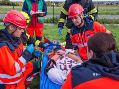 DALŠÍ METODICKÉ CVIČENÍ PARDUBICKÉ KRAJSKÉ ZZS SE USKUTEČNILO NA LETIŠTI V CHRUDIMI