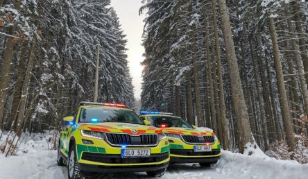 ZDRAVOTNICKÁ ZÁCHRANNÁ SLUŽBA LIBERECKÉHO KRAJE PŘEVZALA NOVÉ LÉKAŘSKÉ VOZY ŠKODA KODIAQ