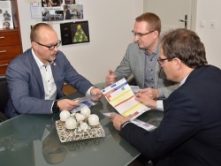 Seniorská obálka v Pardubickém kraji