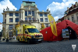 Dobrovolníci sedm hodin nepřetržitě resuscitovali a vytvořili nový český rekord