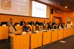 Ahoj sousede. Hallo Nachbar.